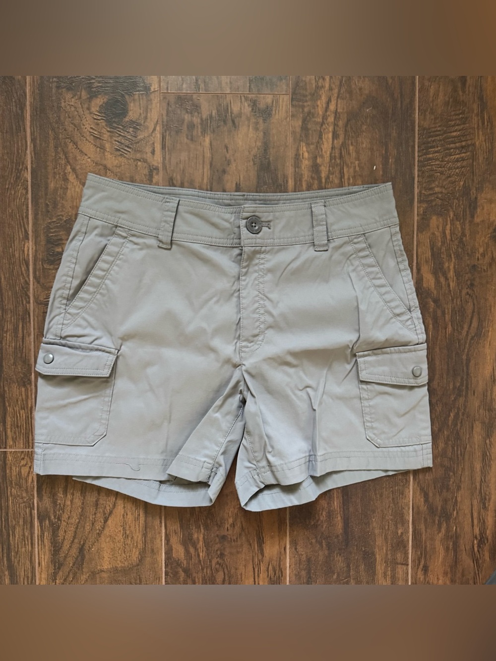 Eddie Bauer Grey Size 4 Cargo Shorts